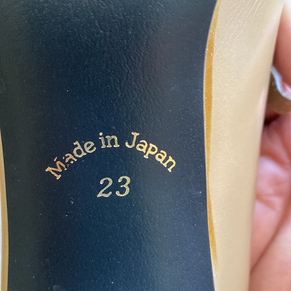 Champagne womens heeled Mary Jane metallic formal elegant shoes, size 23 US: 6.5 - Picture 10 of 13